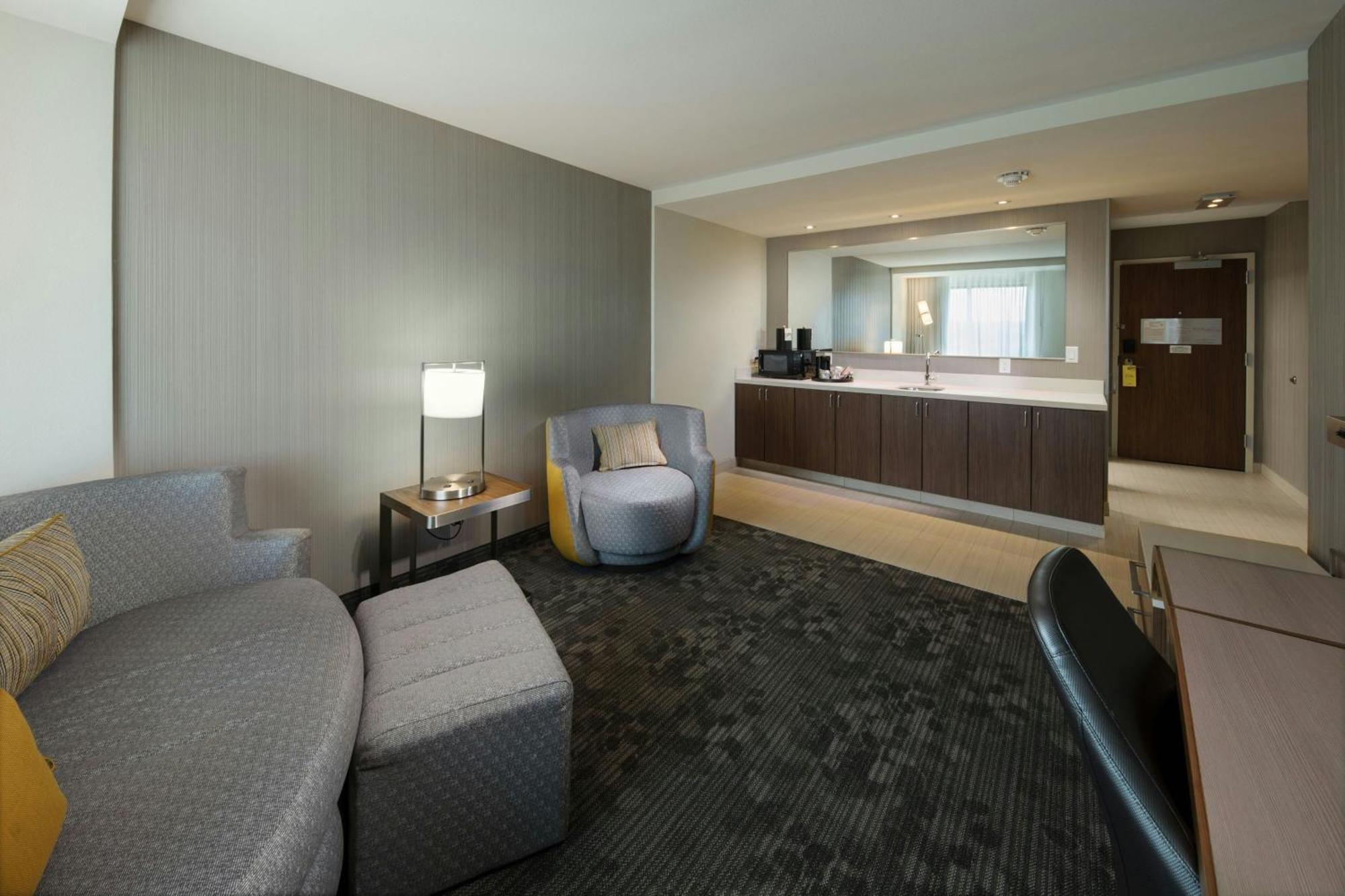 Courtyard By Marriott Russellville Exteriör bild