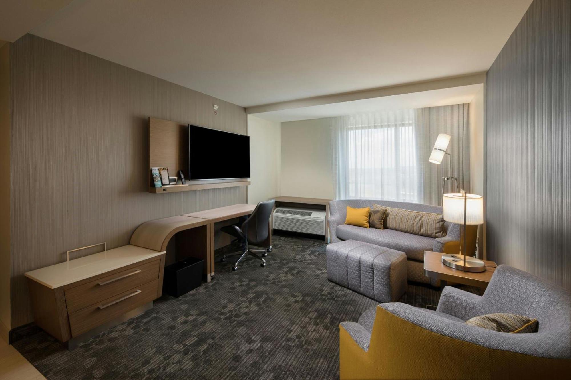 Courtyard By Marriott Russellville Exteriör bild