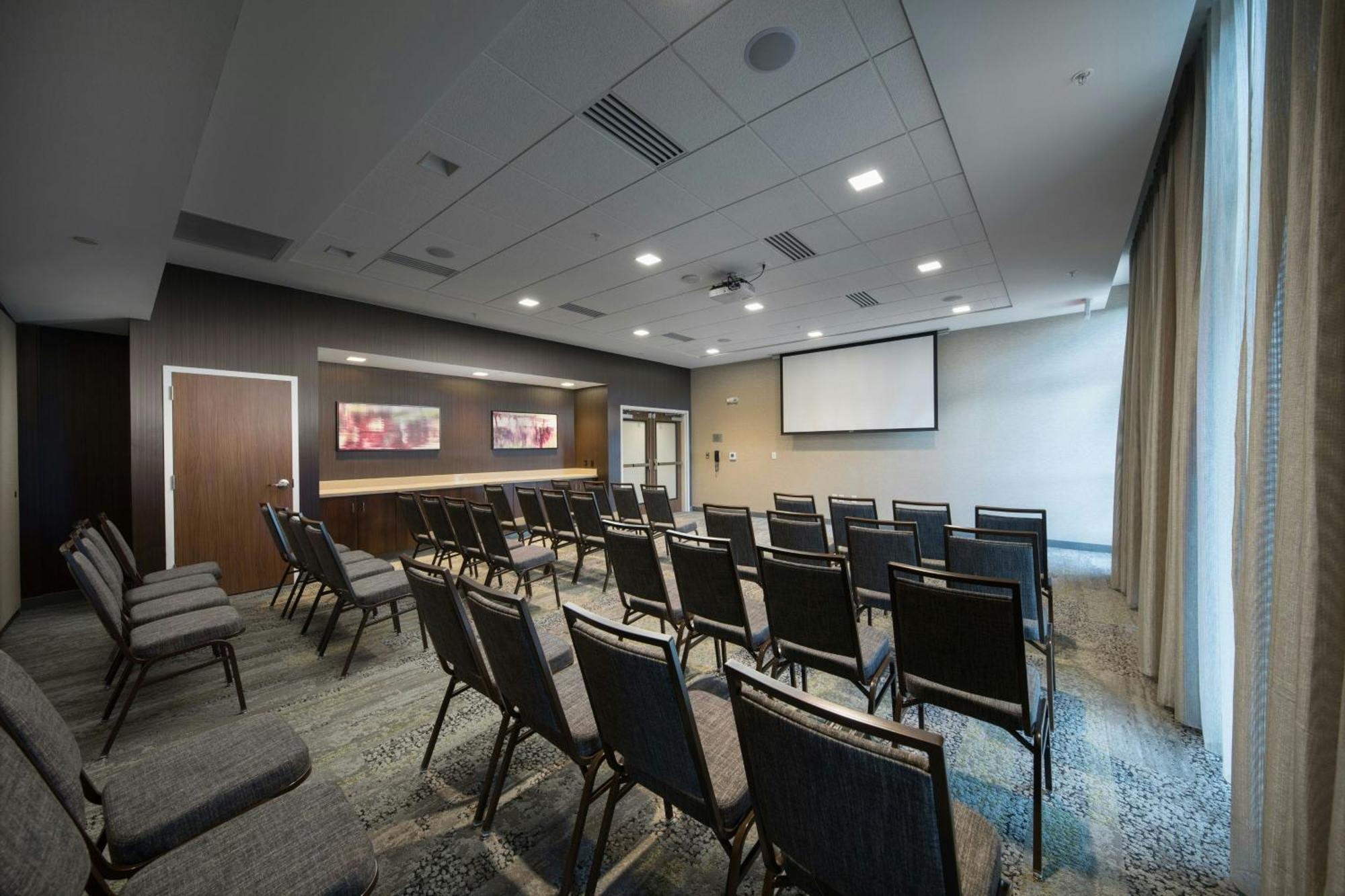 Courtyard By Marriott Russellville Exteriör bild