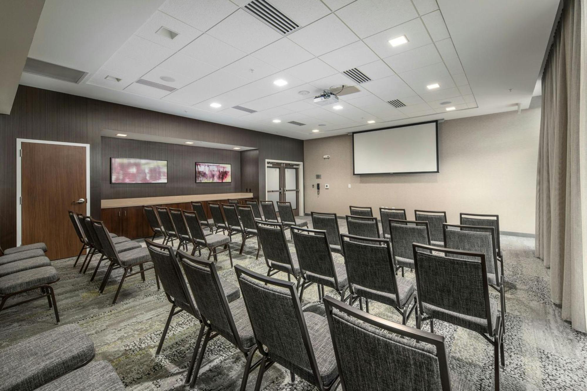 Courtyard By Marriott Russellville Exteriör bild