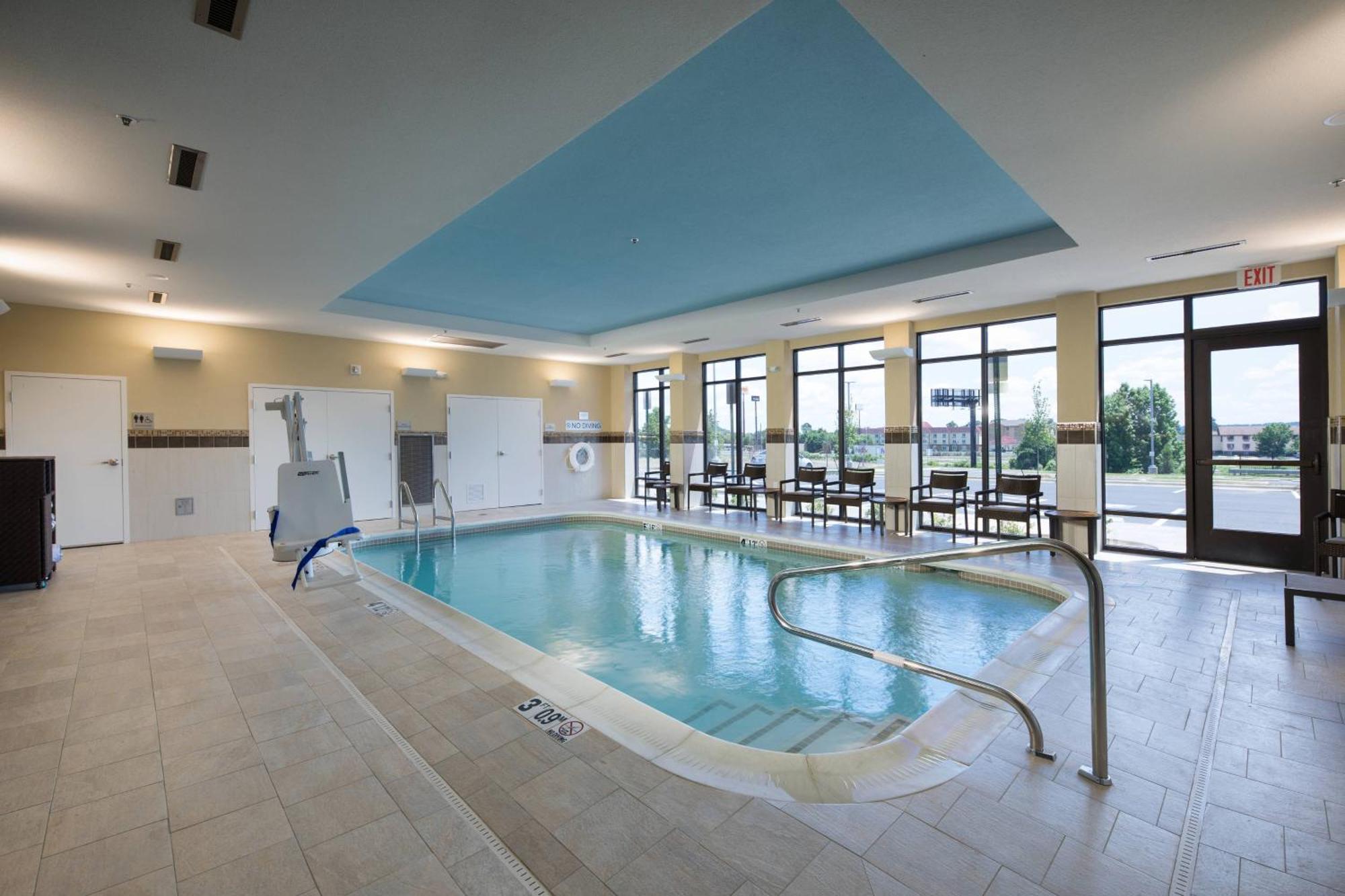 Courtyard By Marriott Russellville Exteriör bild