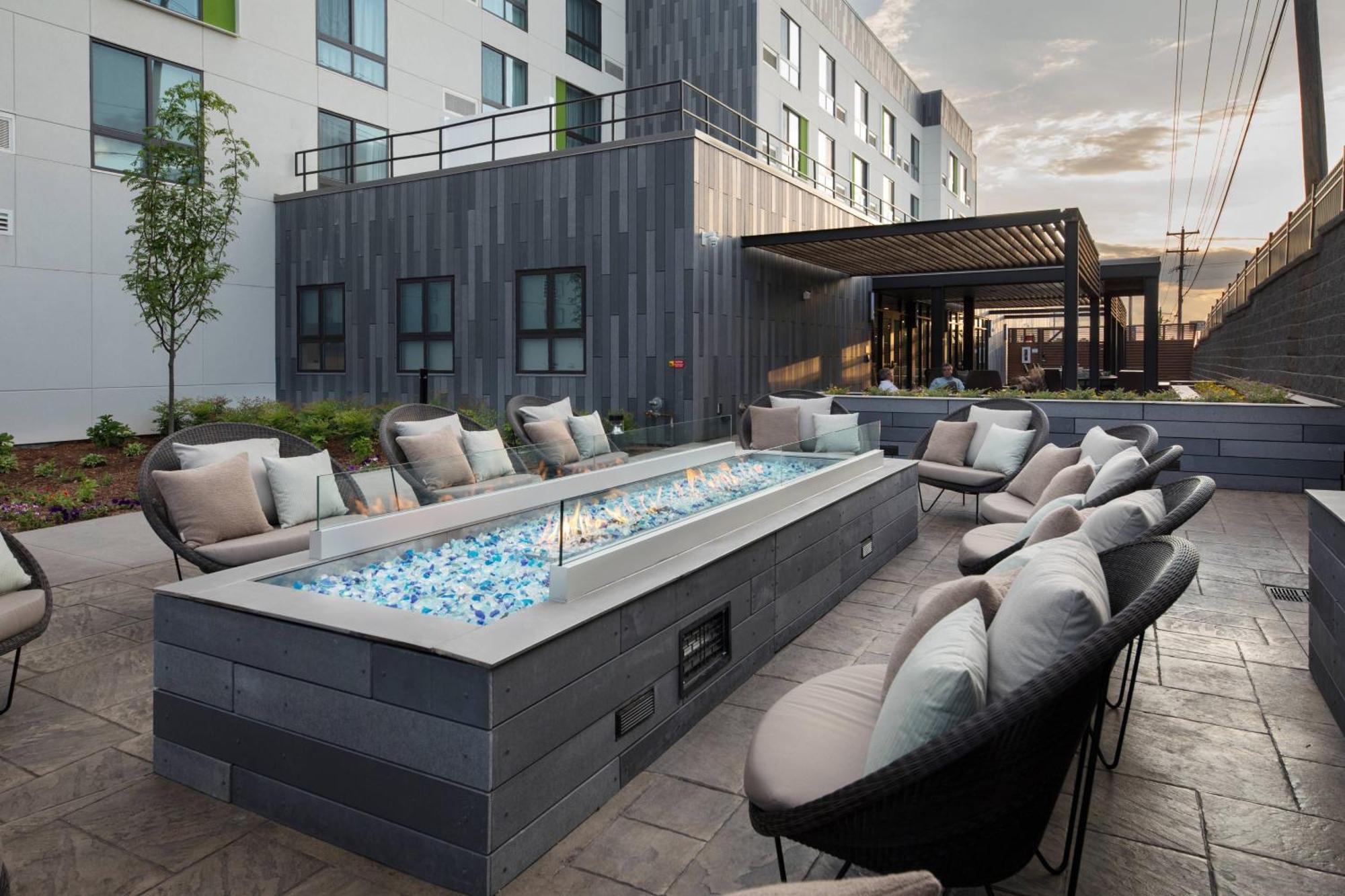 Courtyard By Marriott Russellville Exteriör bild
