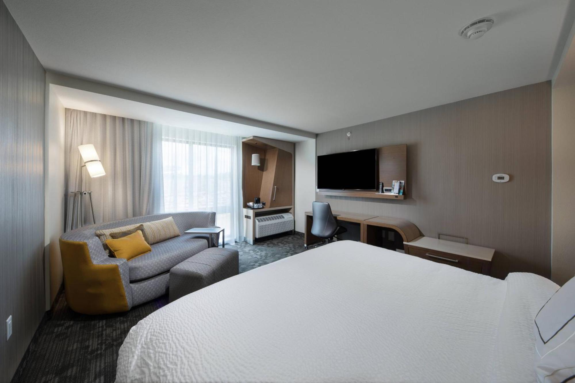 Courtyard By Marriott Russellville Exteriör bild