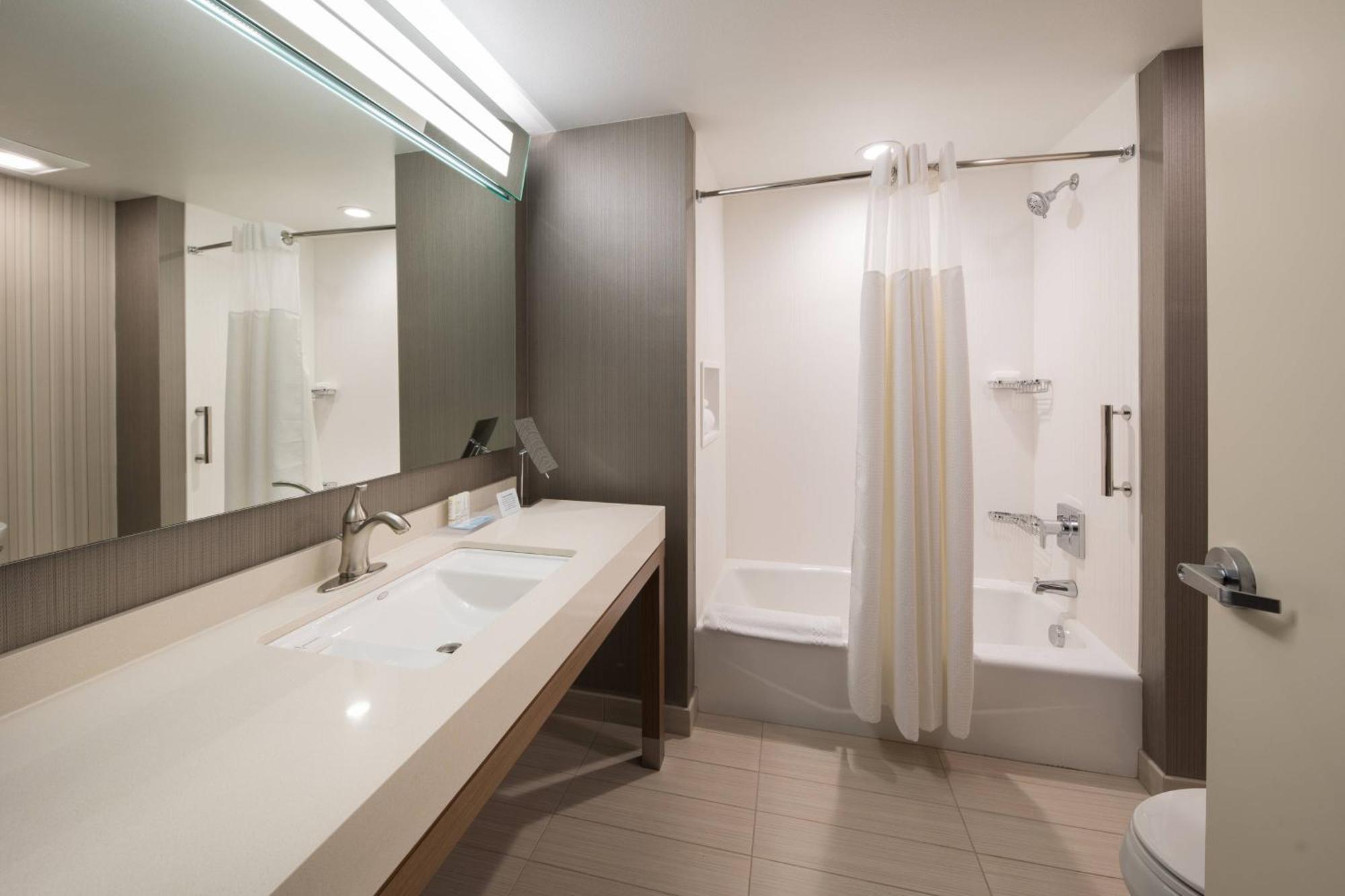 Courtyard By Marriott Russellville Exteriör bild